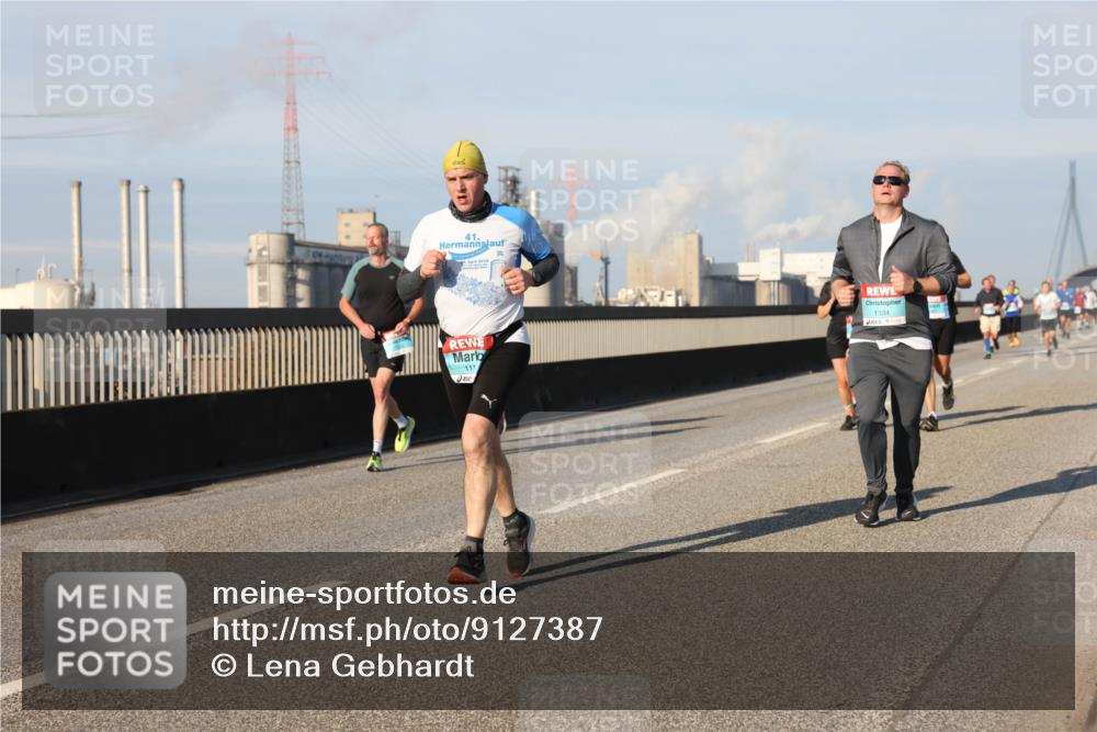 03.10.2025 - Köhlbrandbrückenlauf Lena Gebhardt http://msf.ph/oto/9127387 03.10.2025 09:47:11 Position 2 41, 2012, 111, 1334 meine-sportfotos.de
