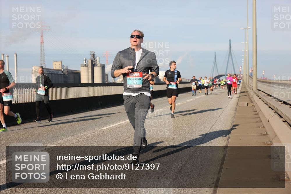 03.10.2025 - Köhlbrandbrückenlauf Lena Gebhardt http://msf.ph/oto/9127397 03.10.2025 09:47:12 Position 2 1334 meine-sportfotos.de