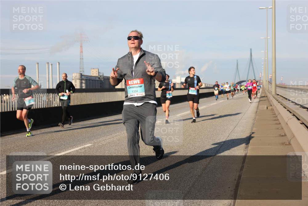 03.10.2025 - Köhlbrandbrückenlauf Lena Gebhardt http://msf.ph/oto/9127406 03.10.2025 09:47:12 Position 2 1334 meine-sportfotos.de