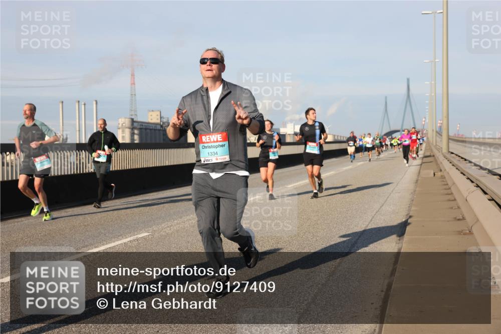 03.10.2025 - Köhlbrandbrückenlauf Lena Gebhardt http://msf.ph/oto/9127409 03.10.2025 09:47:13 Position 2 1334 meine-sportfotos.de