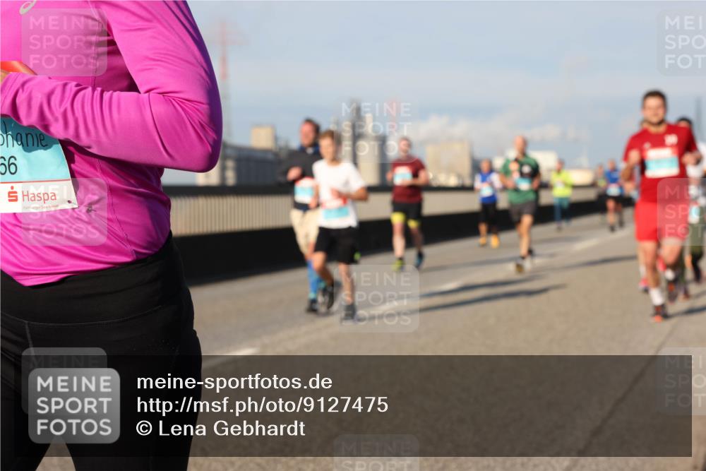 03.10.2025 - Köhlbrandbrückenlauf Lena Gebhardt http://msf.ph/oto/9127475 03.10.2025 09:47:21 Position 2 66 meine-sportfotos.de