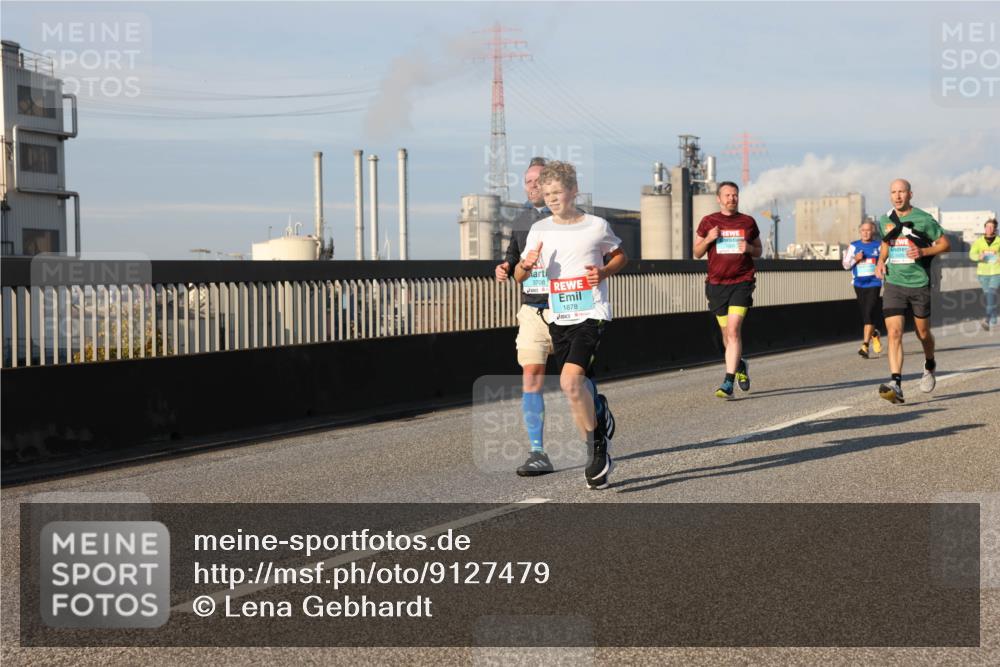 03.10.2025 - Köhlbrandbrückenlauf Lena Gebhardt http://msf.ph/oto/9127479 03.10.2025 09:47:21 Position 2 3708, 1878 meine-sportfotos.de
