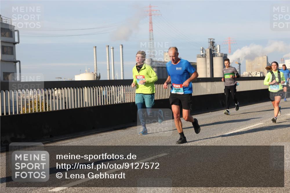 03.10.2025 - Köhlbrandbrückenlauf Lena Gebhardt http://msf.ph/oto/9127572 03.10.2025 09:47:27 Position 2  meine-sportfotos.de