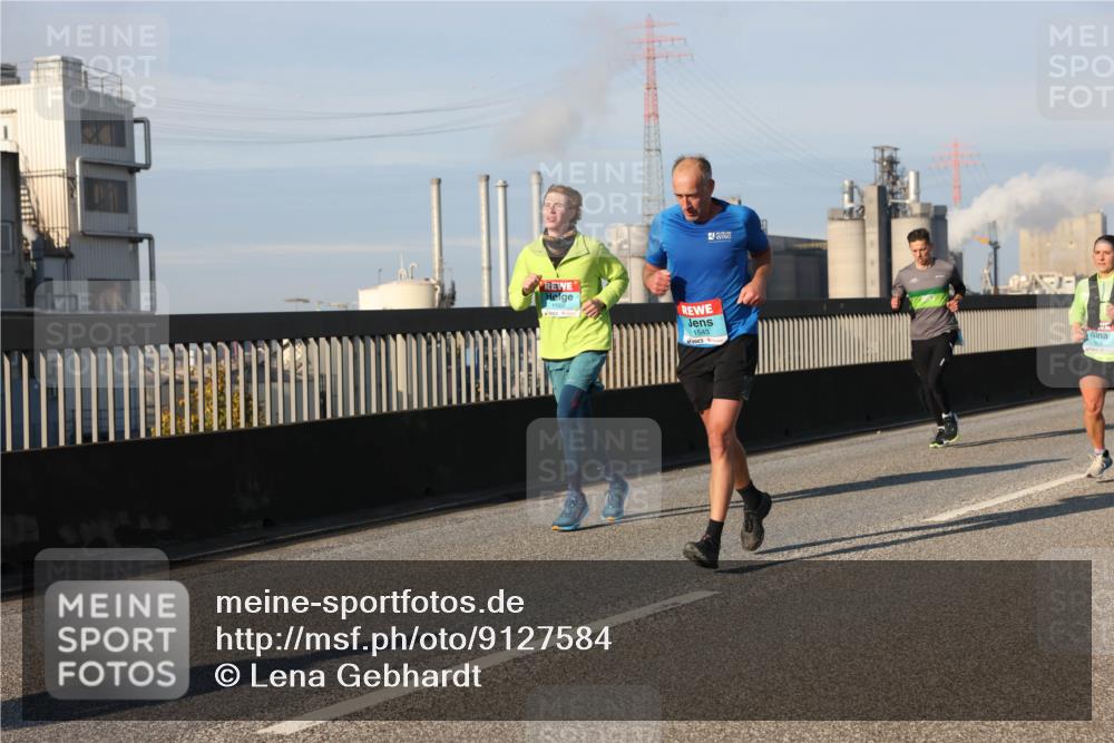 03.10.2025 - Köhlbrandbrückenlauf Lena Gebhardt http://msf.ph/oto/9127584 03.10.2025 09:47:27 Position 2 1560, 1543 meine-sportfotos.de