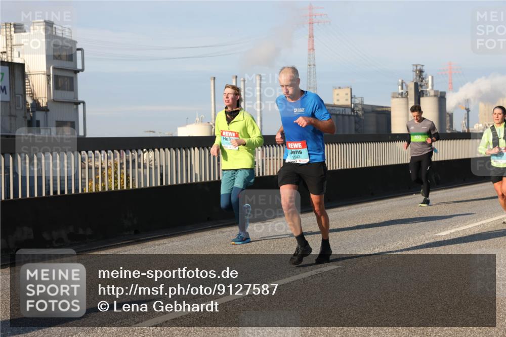 03.10.2025 - Köhlbrandbrückenlauf Lena Gebhardt http://msf.ph/oto/9127587 03.10.2025 09:47:28 Position 2 1560, 1543 meine-sportfotos.de