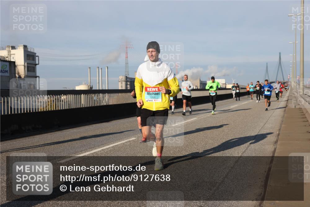 03.10.2025 - Köhlbrandbrückenlauf Lena Gebhardt http://msf.ph/oto/9127638 03.10.2025 09:47:31 Position 2 1702 meine-sportfotos.de