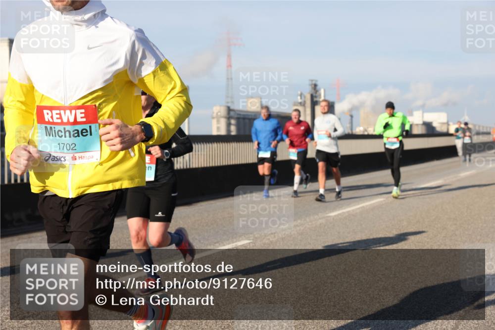 03.10.2025 - Köhlbrandbrückenlauf Lena Gebhardt http://msf.ph/oto/9127646 03.10.2025 09:47:31 Position 2 1702 meine-sportfotos.de