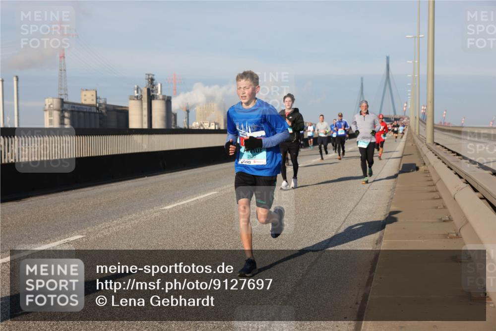 03.10.2025 - Köhlbrandbrückenlauf Lena Gebhardt http://msf.ph/oto/9127697 03.10.2025 09:47:35 Position 2  meine-sportfotos.de