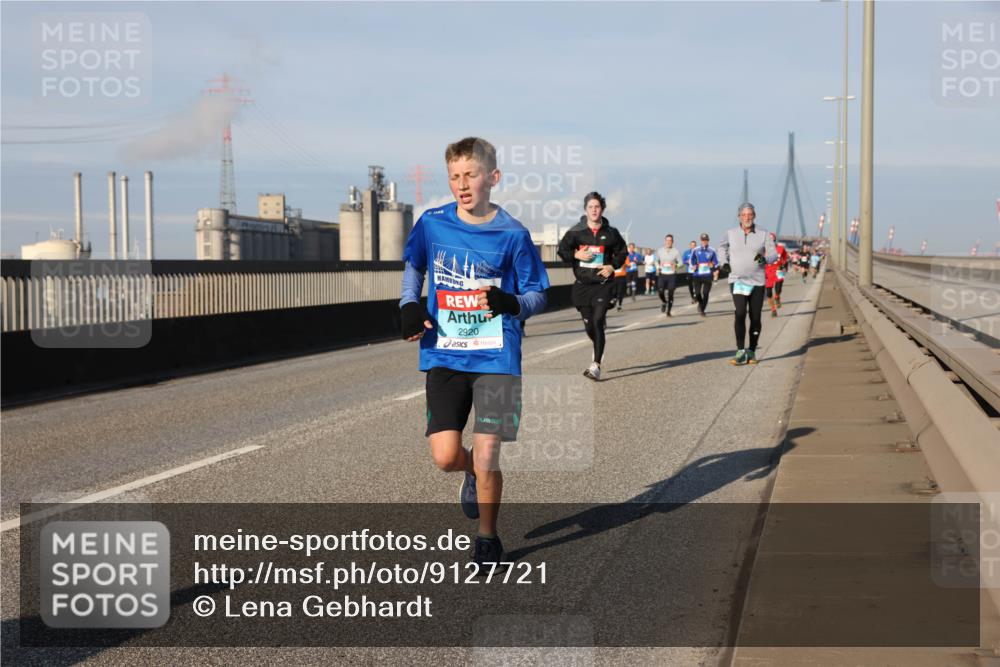03.10.2025 - Köhlbrandbrückenlauf Lena Gebhardt http://msf.ph/oto/9127721 03.10.2025 09:47:36 Position 2 2920 meine-sportfotos.de