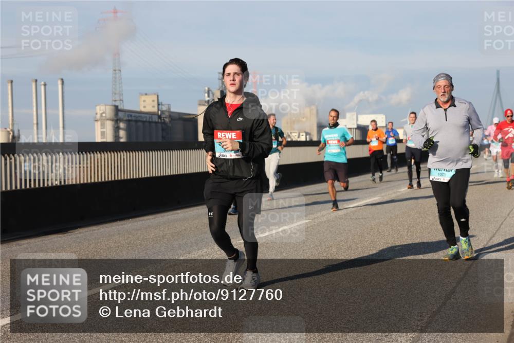 03.10.2025 - Köhlbrandbrückenlauf Lena Gebhardt http://msf.ph/oto/9127760 03.10.2025 09:47:37 Position 2 1073 meine-sportfotos.de