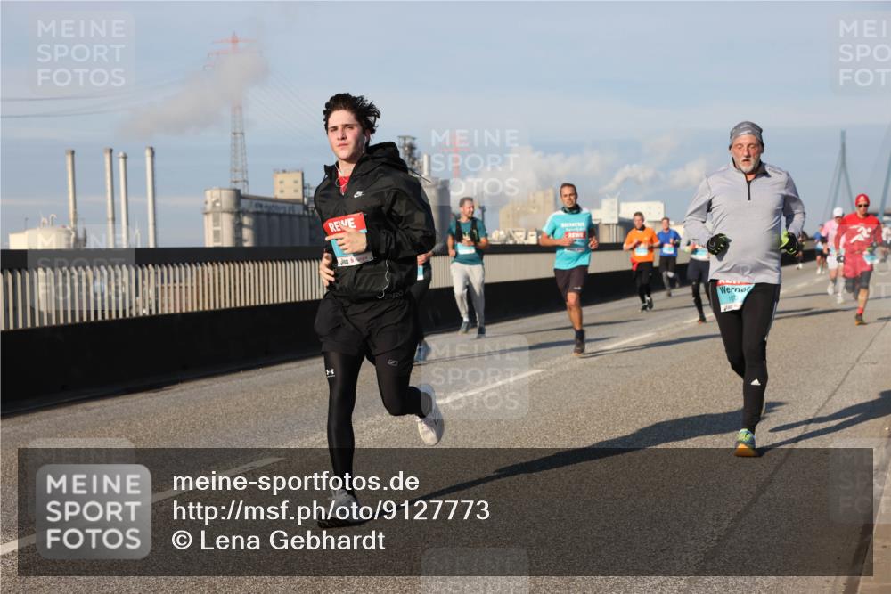03.10.2025 - Köhlbrandbrückenlauf Lena Gebhardt http://msf.ph/oto/9127773 03.10.2025 09:47:37 Position 2  meine-sportfotos.de