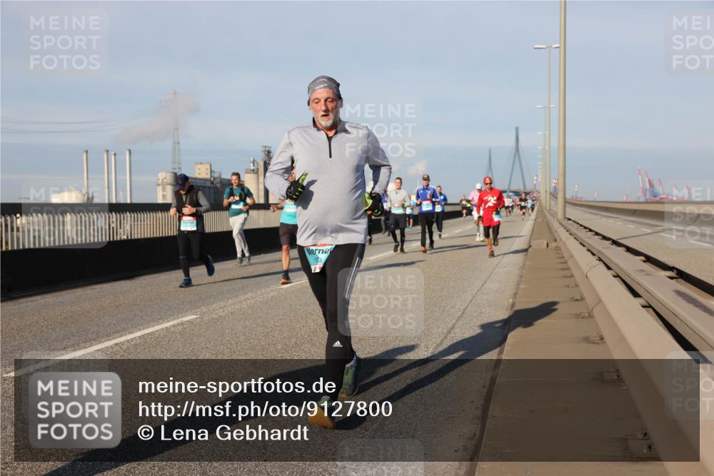 03.10.2025 - Köhlbrandbrückenlauf Lena Gebhardt http://msf.ph/oto/9127800 03.10.2025 09:47:39 Position 2  meine-sportfotos.de