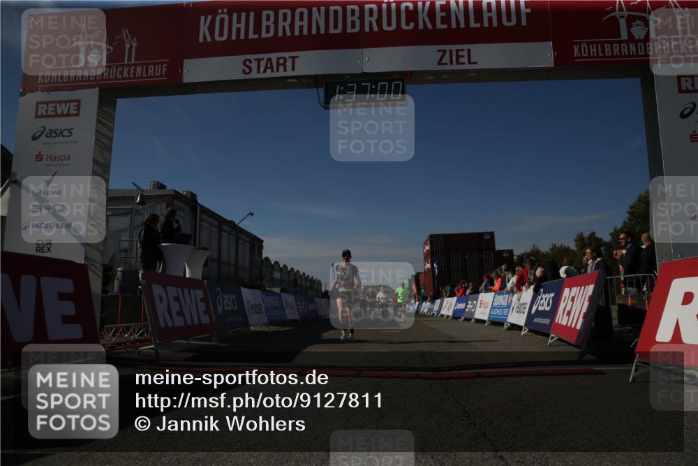 03.10.2025 - Köhlbrandbrückenlauf Jannik Wohlers http://msf.ph/oto/9127811 03.10.2025 13:37:00 Ziel 5287, 5313, 5592, 5808 meine-sportfotos.de
