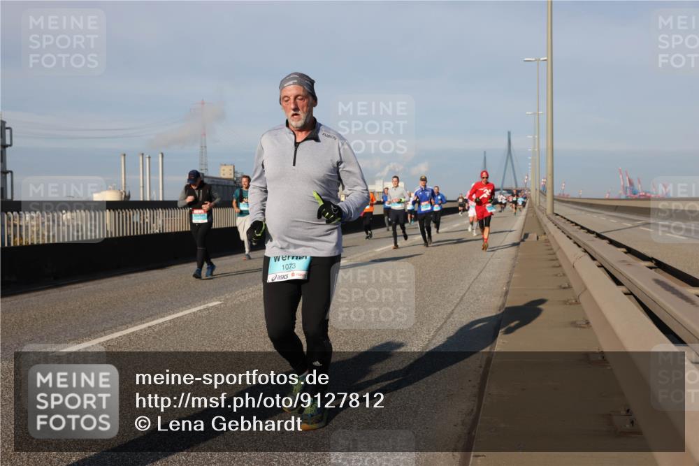 03.10.2025 - Köhlbrandbrückenlauf Lena Gebhardt http://msf.ph/oto/9127812 03.10.2025 09:47:39 Position 2 1073 meine-sportfotos.de