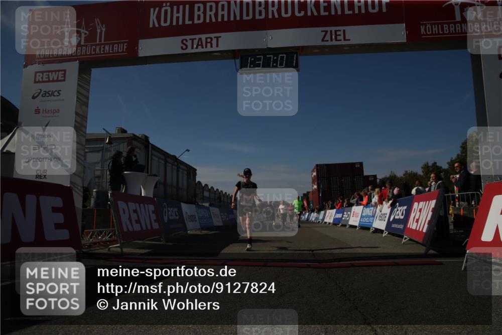 03.10.2025 - Köhlbrandbrückenlauf Jannik Wohlers http://msf.ph/oto/9127824 03.10.2025 13:37:01 Ziel 5287, 5313, 5507, 5592, 5808, 6104 meine-sportfotos.de
