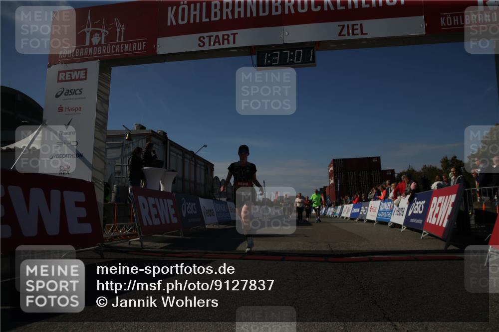 03.10.2025 - Köhlbrandbrückenlauf Jannik Wohlers http://msf.ph/oto/9127837 03.10.2025 13:37:02 Ziel 5287, 5313, 5507, 5592, 6104 meine-sportfotos.de