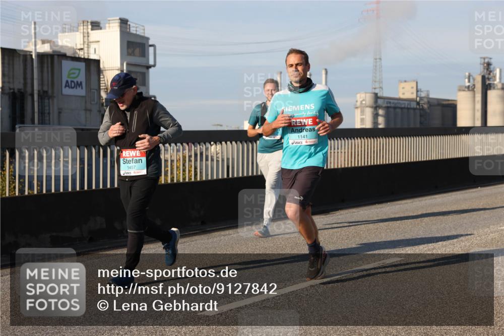03.10.2025 - Köhlbrandbrückenlauf Lena Gebhardt http://msf.ph/oto/9127842 03.10.2025 09:47:40 Position 2 1457, 1141 meine-sportfotos.de