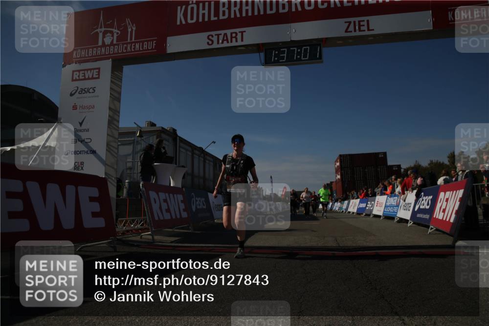 03.10.2025 - Köhlbrandbrückenlauf Jannik Wohlers http://msf.ph/oto/9127843 03.10.2025 13:37:02 Ziel 5287, 5313, 5507, 5592, 6104 meine-sportfotos.de