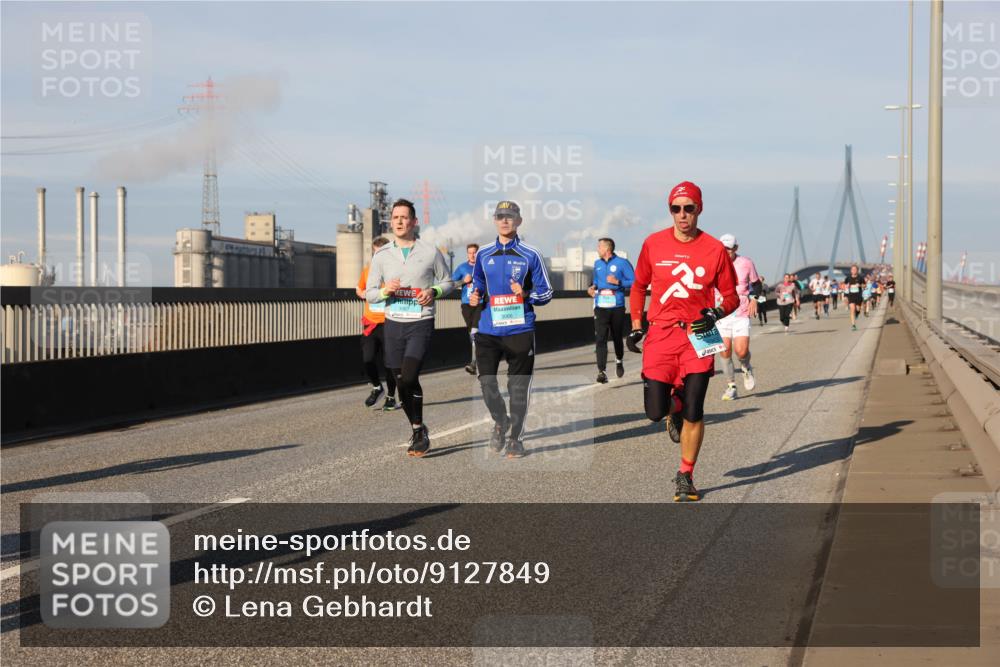 03.10.2025 - Köhlbrandbrückenlauf Lena Gebhardt http://msf.ph/oto/9127849 03.10.2025 09:47:41 Position 2  meine-sportfotos.de