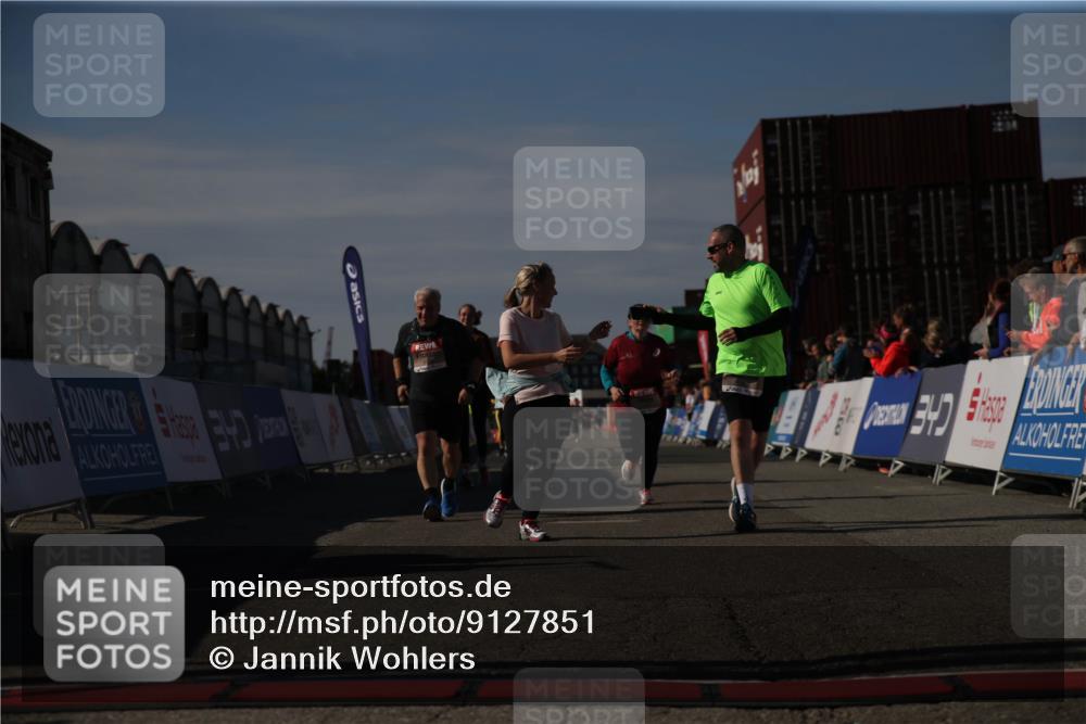 03.10.2025 - Köhlbrandbrückenlauf Jannik Wohlers http://msf.ph/oto/9127851 03.10.2025 13:37:04 Ziel 5262, 5287, 5303, 5507, 5592, 6104, 6380, 6381 meine-sportfotos.de