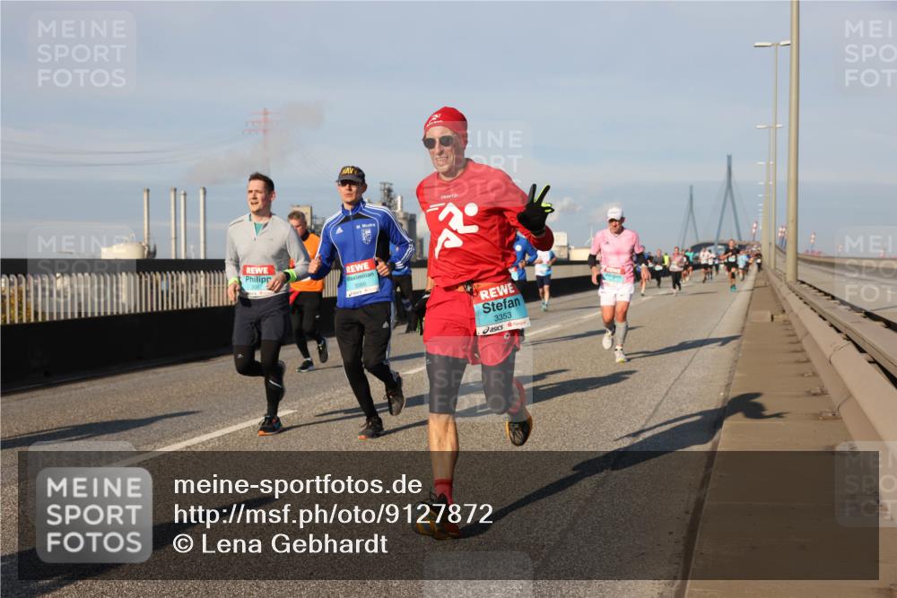 03.10.2025 - Köhlbrandbrückenlauf Lena Gebhardt http://msf.ph/oto/9127872 03.10.2025 09:47:42 Position 2 3066, 3353 meine-sportfotos.de