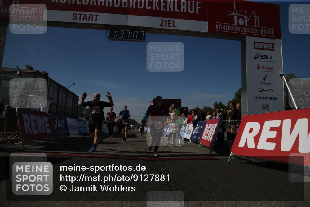 03.10.2025 - Köhlbrandbrückenlauf Jannik Wohlers http://msf.ph/oto/9127881 03.10.2025 13:37:08 Ziel 5262, 5303, 5466, 5507, 5576, 5592, 6104, 6380, 6381, 6521 meine-sportfotos.de