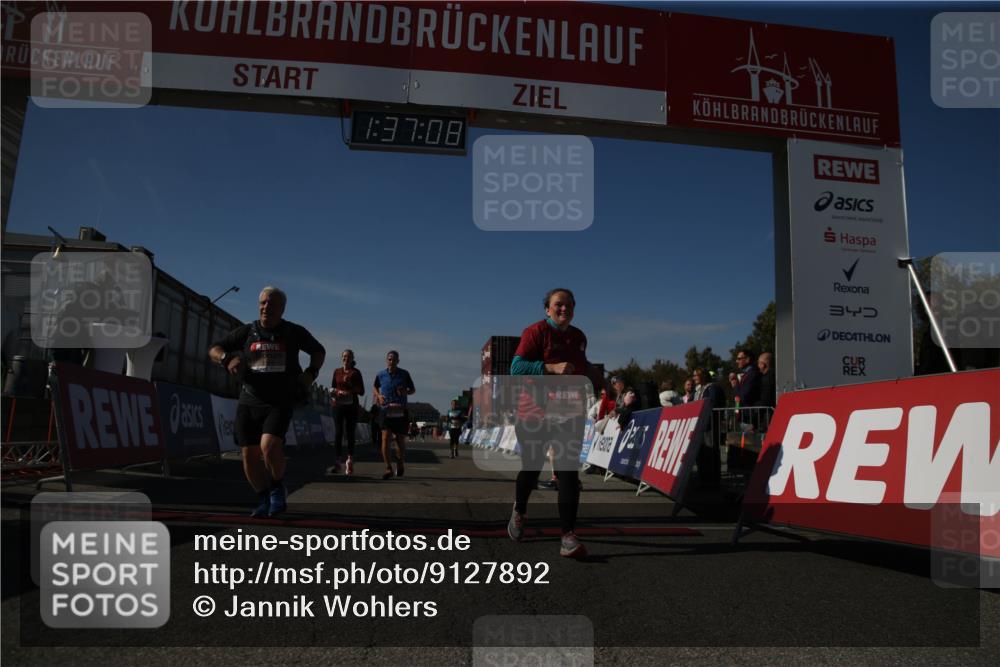 03.10.2025 - Köhlbrandbrückenlauf Jannik Wohlers http://msf.ph/oto/9127892 03.10.2025 13:37:08 Ziel 5262, 5303, 5466, 5507, 5576, 5592, 6104, 6380, 6381, 6521 meine-sportfotos.de