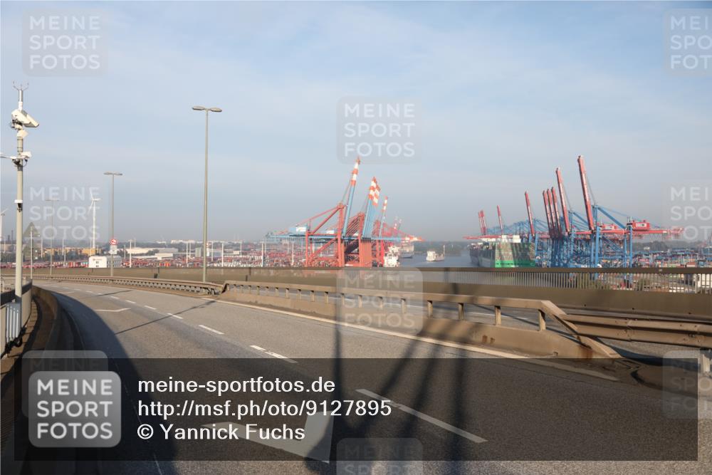 03.10.2025 - Köhlbrandbrückenlauf Yannick Fuchs http://msf.ph/oto/9127895 03.10.2025 08:12:55 Position 1  meine-sportfotos.de