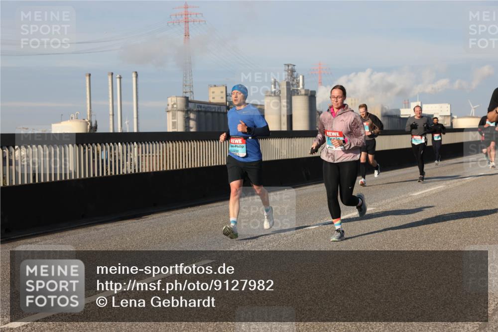 03.10.2025 - Köhlbrandbrückenlauf Lena Gebhardt http://msf.ph/oto/9127982 03.10.2025 09:47:50 Position 2  meine-sportfotos.de