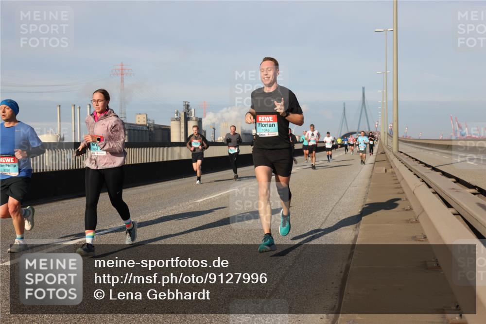 03.10.2025 - Köhlbrandbrückenlauf Lena Gebhardt http://msf.ph/oto/9127996 03.10.2025 09:47:52 Position 2 2798, 1864, 1045 meine-sportfotos.de