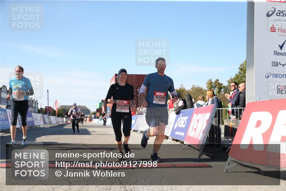 03.10.2025 - Köhlbrandbrückenlauf Jannik Wohlers http://msf.ph/oto/9127998 03.10.2025 13:37:36 Ziel 4611, 4863, 5190, 5201, 5384, 5550, 5551, 5756, 6133, 6402 meine-sportfotos.de