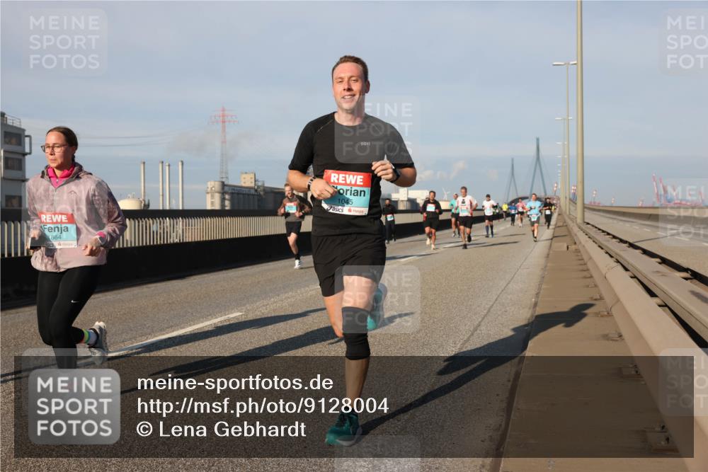 03.10.2025 - Köhlbrandbrückenlauf Lena Gebhardt http://msf.ph/oto/9128004 03.10.2025 09:47:52 Position 2 864, 1045 meine-sportfotos.de
