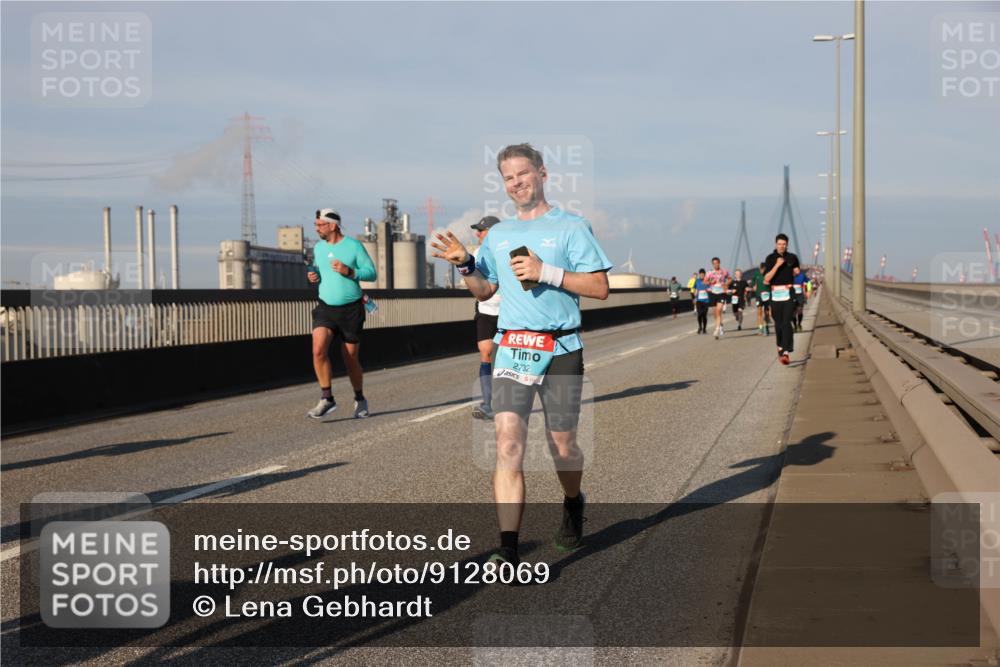 03.10.2025 - Köhlbrandbrückenlauf Lena Gebhardt http://msf.ph/oto/9128069 03.10.2025 09:47:58 Position 2 2732 meine-sportfotos.de