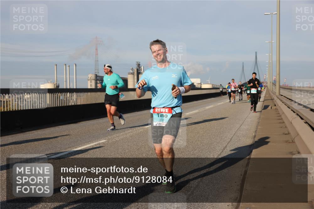 03.10.2025 - Köhlbrandbrückenlauf Lena Gebhardt http://msf.ph/oto/9128084 03.10.2025 09:47:59 Position 2 2712 meine-sportfotos.de