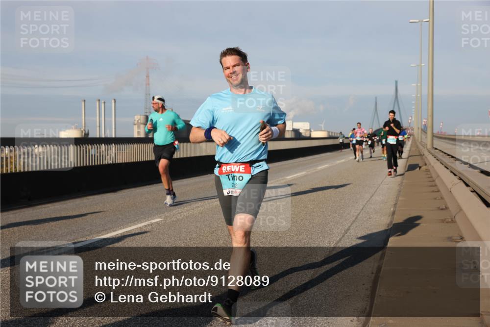 03.10.2025 - Köhlbrandbrückenlauf Lena Gebhardt http://msf.ph/oto/9128089 03.10.2025 09:47:59 Position 2 40, 2015, 22 meine-sportfotos.de