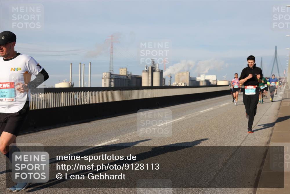 03.10.2025 - Köhlbrandbrückenlauf Lena Gebhardt http://msf.ph/oto/9128113 03.10.2025 09:48:01 Position 2 3791 meine-sportfotos.de