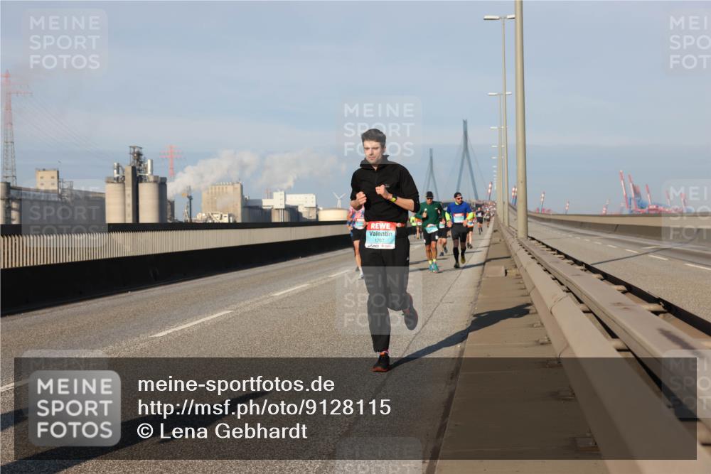 03.10.2025 - Köhlbrandbrückenlauf Lena Gebhardt http://msf.ph/oto/9128115 03.10.2025 09:48:01 Position 2 1767 meine-sportfotos.de