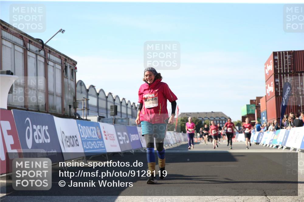 03.10.2025 - Köhlbrandbrückenlauf Jannik Wohlers http://msf.ph/oto/9128119 03.10.2025 13:38:00 Ziel 4014, 5409 meine-sportfotos.de