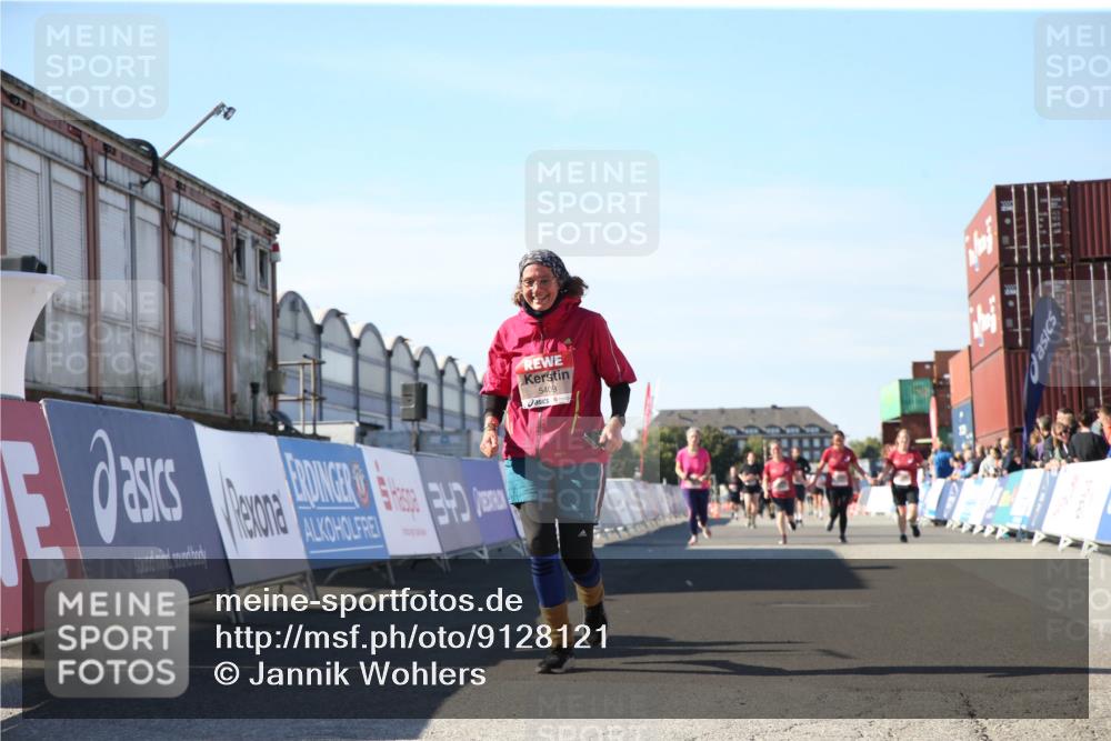 03.10.2025 - Köhlbrandbrückenlauf Jannik Wohlers http://msf.ph/oto/9128121 03.10.2025 13:38:00 Ziel 4014, 5409 meine-sportfotos.de