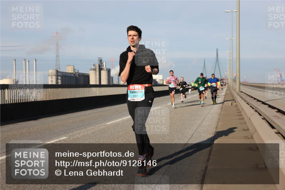 03.10.2025 - Köhlbrandbrückenlauf Lena Gebhardt http://msf.ph/oto/9128146 03.10.2025 09:48:02 Position 2 1767 meine-sportfotos.de