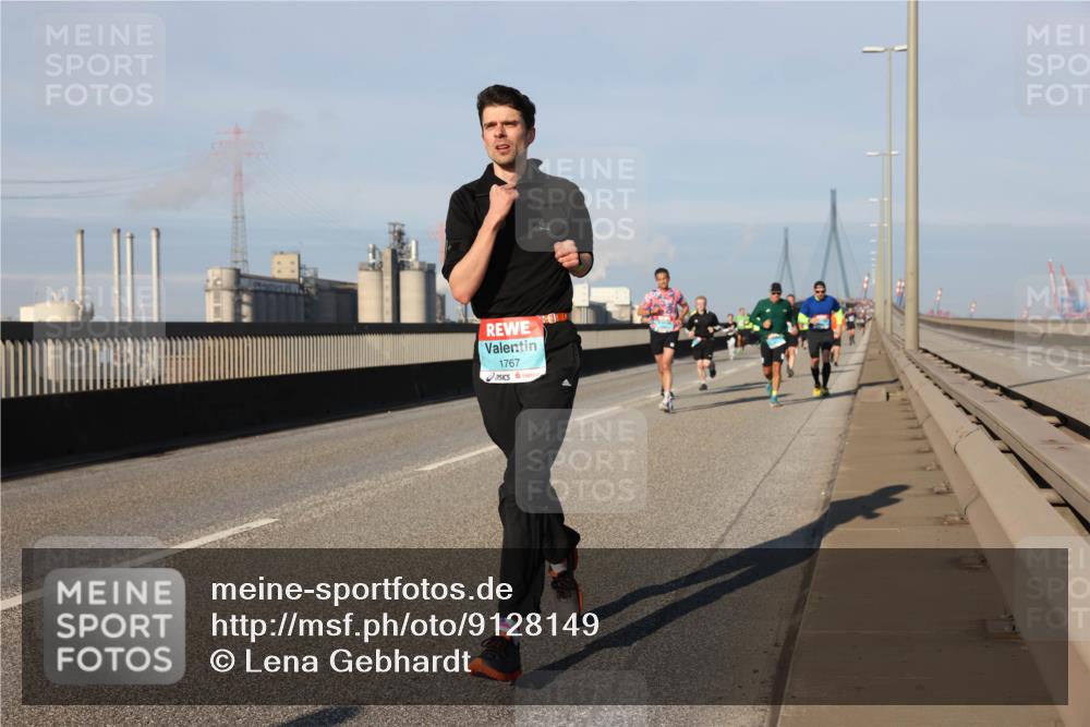 03.10.2025 - Köhlbrandbrückenlauf Lena Gebhardt http://msf.ph/oto/9128149 03.10.2025 09:48:02 Position 2 1767 meine-sportfotos.de
