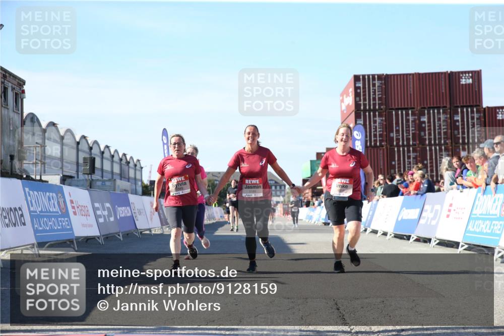 03.10.2025 - Köhlbrandbrückenlauf Jannik Wohlers http://msf.ph/oto/9128159 03.10.2025 13:38:07 Ziel 5188, 5343, 5409, 5632, 6515 meine-sportfotos.de