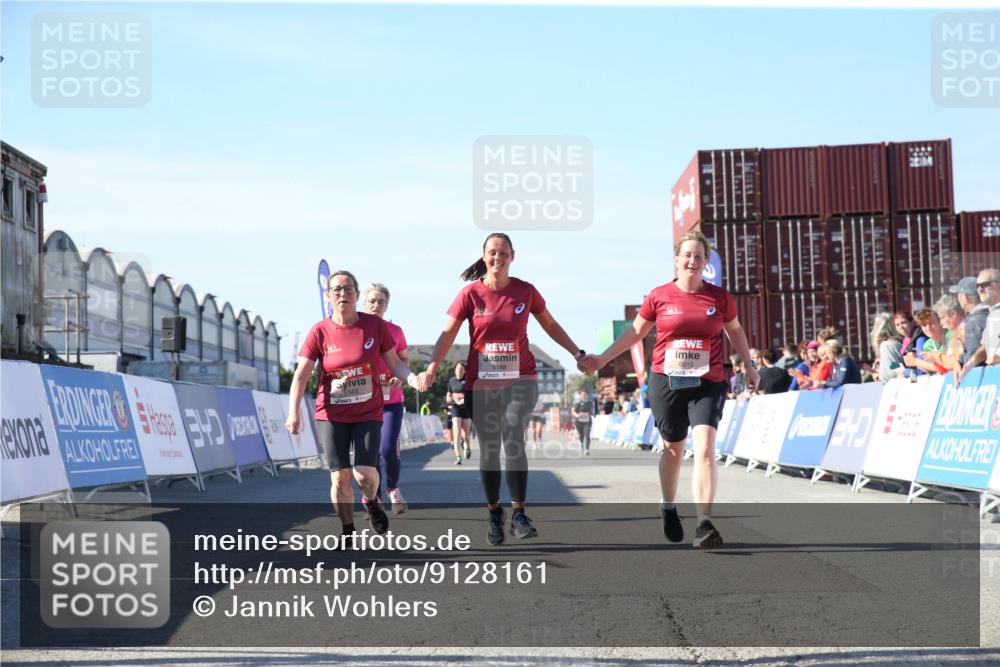 03.10.2025 - Köhlbrandbrückenlauf Jannik Wohlers http://msf.ph/oto/9128161 03.10.2025 13:38:07 Ziel 5188, 5343, 5409, 5632, 6515 meine-sportfotos.de