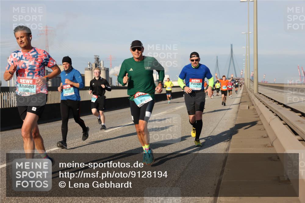 03.10.2025 - Köhlbrandbrückenlauf Lena Gebhardt http://msf.ph/oto/9128194 03.10.2025 09:48:06 Position 2 1039, 1370, 3812, 1132 meine-sportfotos.de