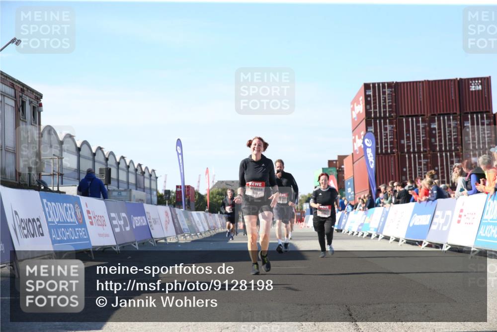 03.10.2025 - Köhlbrandbrückenlauf Jannik Wohlers http://msf.ph/oto/9128198 03.10.2025 13:38:14 Ziel 4435, 5139, 5188, 5335, 5343, 5632, 6515 meine-sportfotos.de
