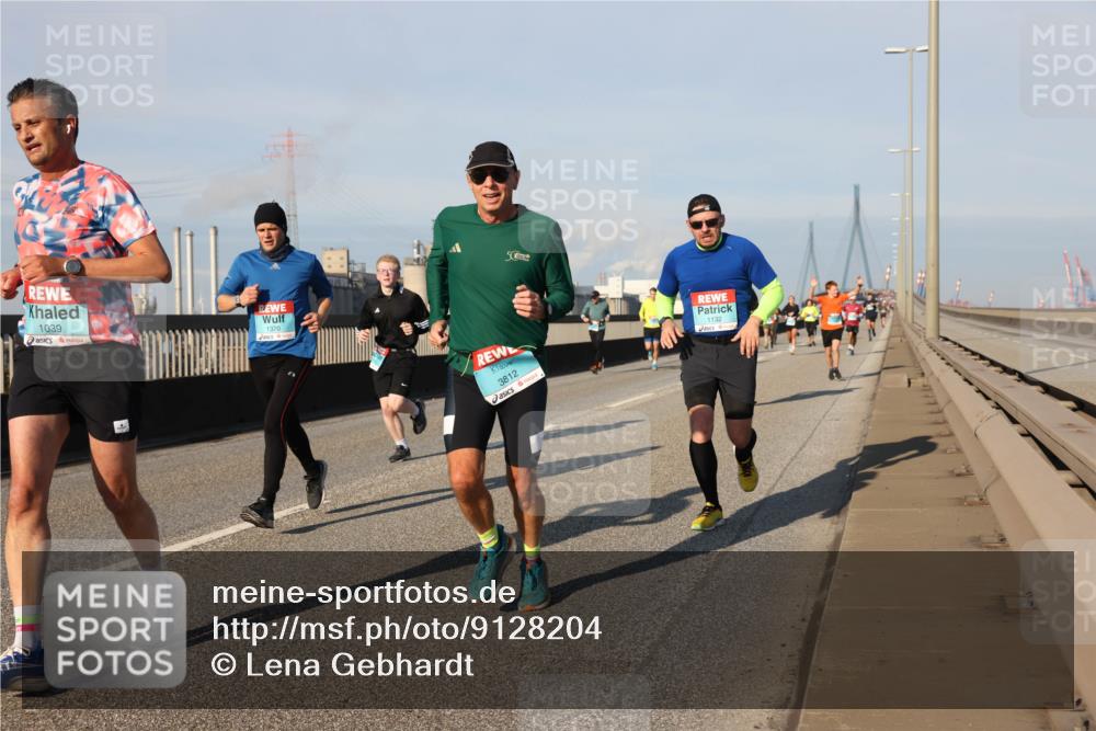 03.10.2025 - Köhlbrandbrückenlauf Lena Gebhardt http://msf.ph/oto/9128204 03.10.2025 09:48:06 Position 2 1370, 1039, 3812, 1132 meine-sportfotos.de