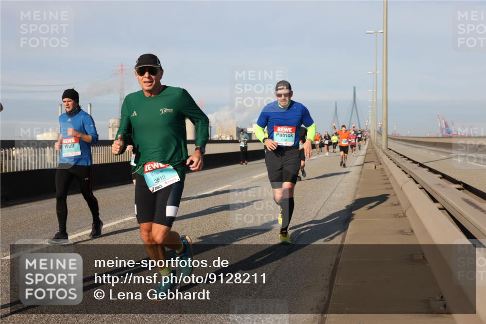 03.10.2025 - Köhlbrandbrückenlauf Lena Gebhardt http://msf.ph/oto/9128211 03.10.2025 09:48:07 Position 2 1370, 5, 3812, 1132 meine-sportfotos.de
