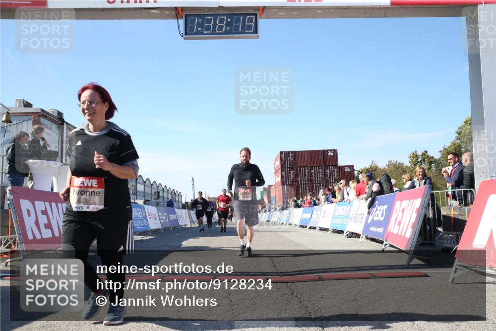 03.10.2025 - Köhlbrandbrückenlauf Jannik Wohlers http://msf.ph/oto/9128234 03.10.2025 13:38:19 Ziel 4435, 5139, 5335, 5509, 5632, 6581, 6582, 6583 meine-sportfotos.de
