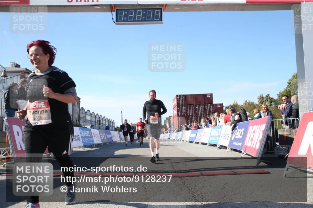 03.10.2025 - Köhlbrandbrückenlauf Jannik Wohlers http://msf.ph/oto/9128237 03.10.2025 13:38:19 Ziel 4435, 5139, 5335, 5509, 5632, 6581, 6582, 6583 meine-sportfotos.de