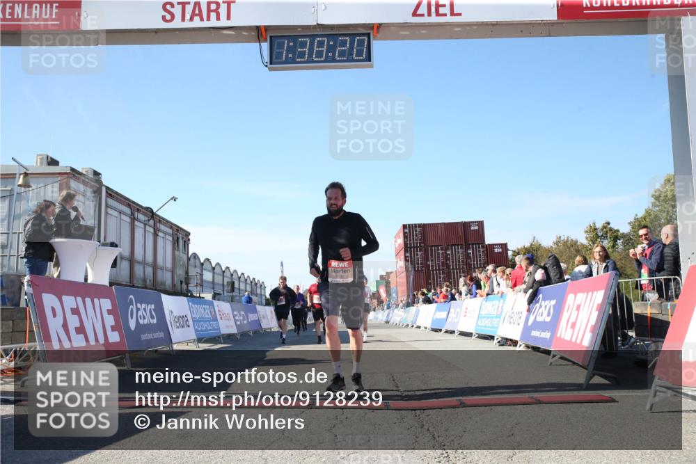 03.10.2025 - Köhlbrandbrückenlauf Jannik Wohlers http://msf.ph/oto/9128239 03.10.2025 13:38:20 Ziel 4435, 5139, 5335, 5509, 6581, 6582, 6583 meine-sportfotos.de